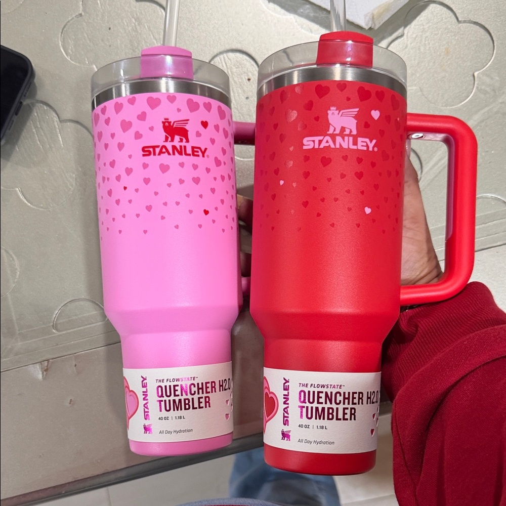 Stanley Pink and Red Quencher H2.0 Tumblers 40 Oz 2025 valentines edition